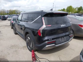 Kia EV9 Light Long Range, снимка 3