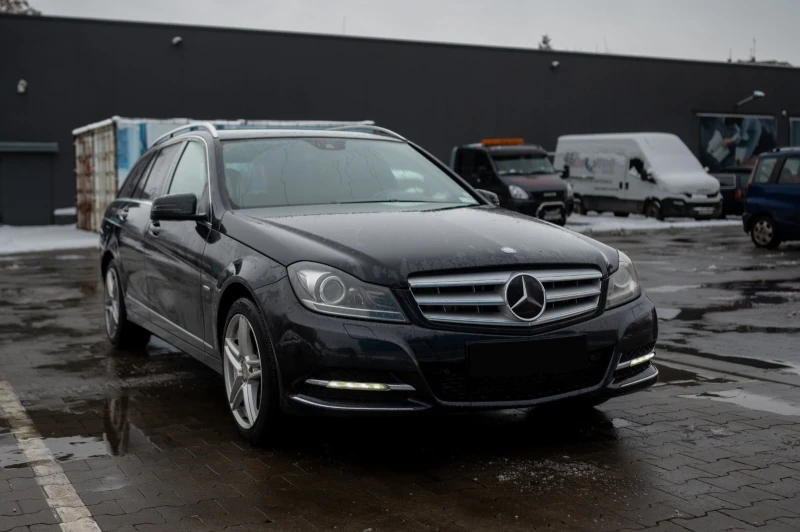 Mercedes-Benz C 300 d 4M AMG H/K #DISTRONIC #ОБДУХВАНЕ #ПЕЧКА #iCarbg, снимка 3 - Автомобили и джипове - 48682145