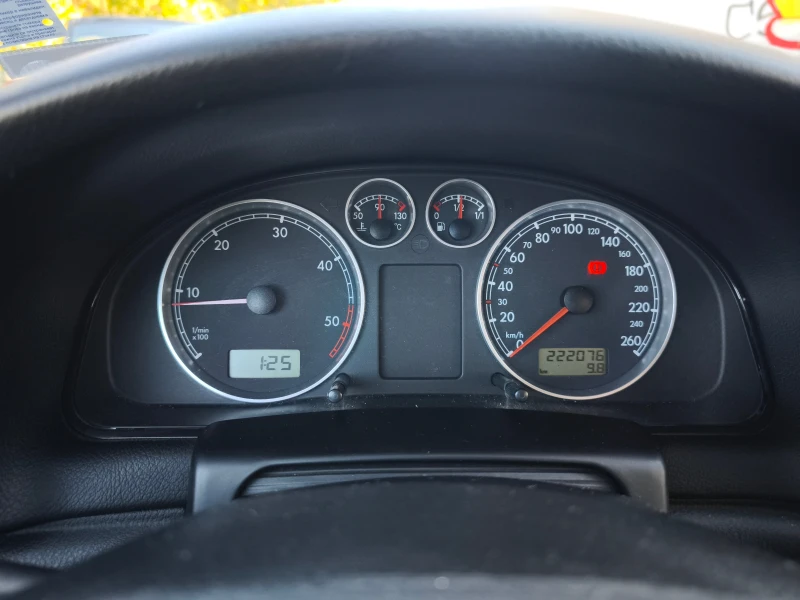 VW Passat, снимка 10 - Автомобили и джипове - 51965867