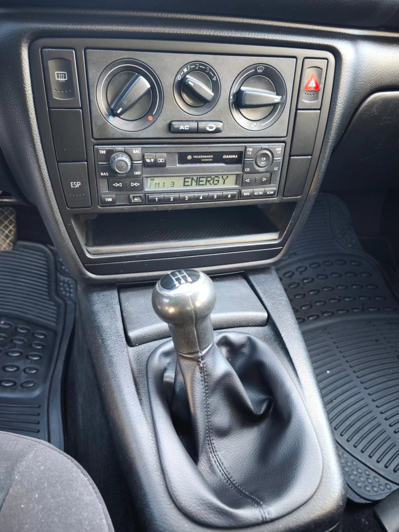 VW Passat, снимка 13 - Автомобили и джипове - 51965867