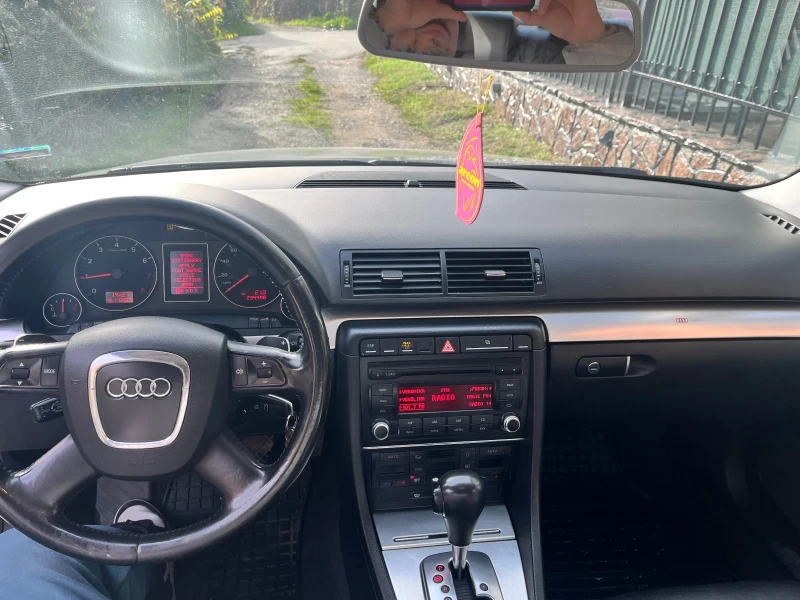 Audi A4 2.0T, снимка 8 - Автомобили и джипове - 52431338