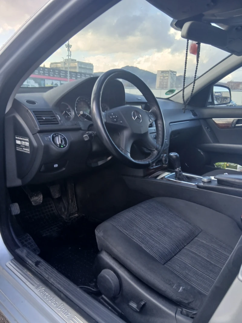 Mercedes-Benz C 200, снимка 8 - Автомобили и джипове - 52501619