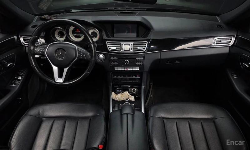 Mercedes-Benz E 220, снимка 7 - Автомобили и джипове - 53511681