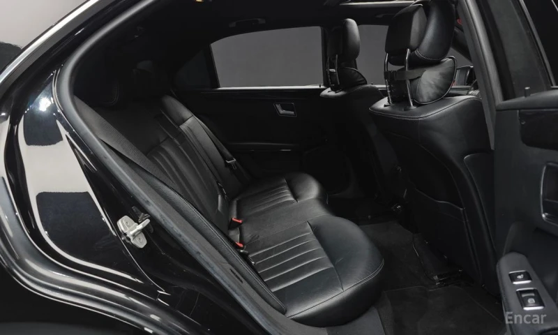 Mercedes-Benz E 220, снимка 12 - Автомобили и джипове - 53511681