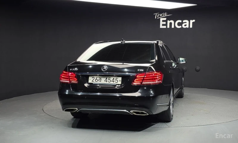 Mercedes-Benz E 220, снимка 4 - Автомобили и джипове - 53511681