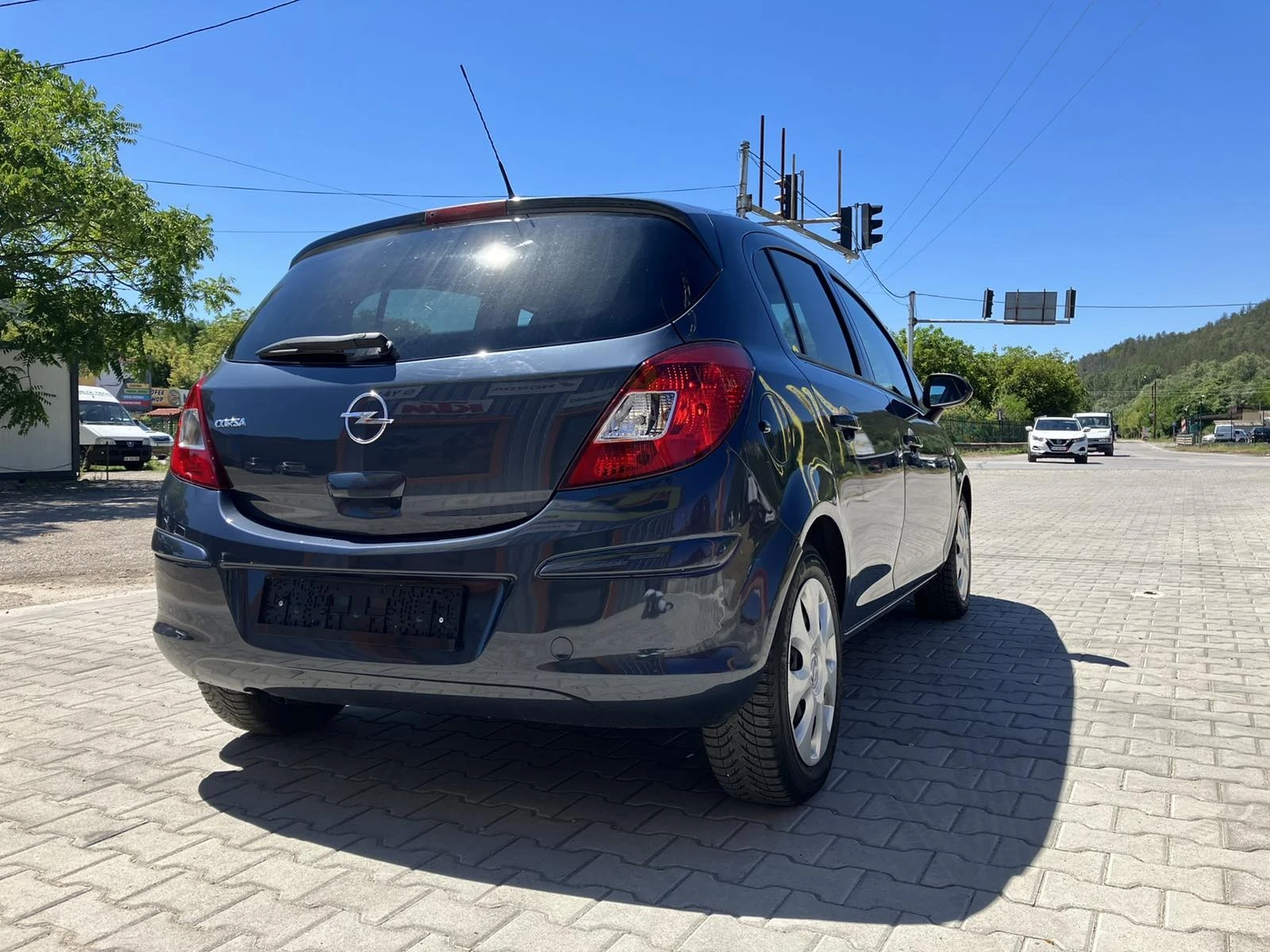 Opel Corsa 1.4 - 4 цилиндъра - изображение 2