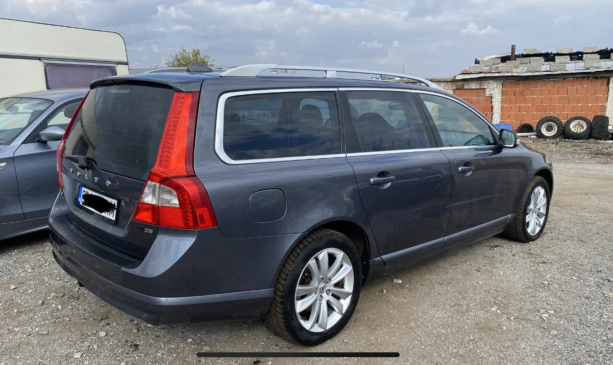 Volvo V70 2, 4 D5 - изображение 4