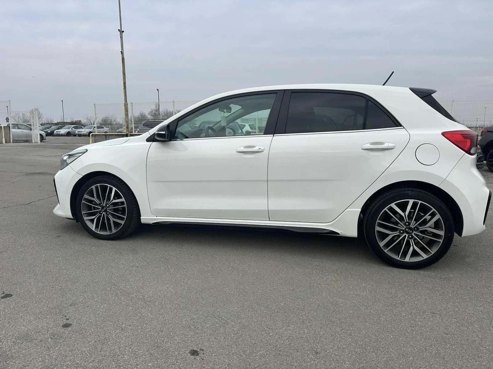 Kia Rio Gt line hibrid    | Mobile.bg   16