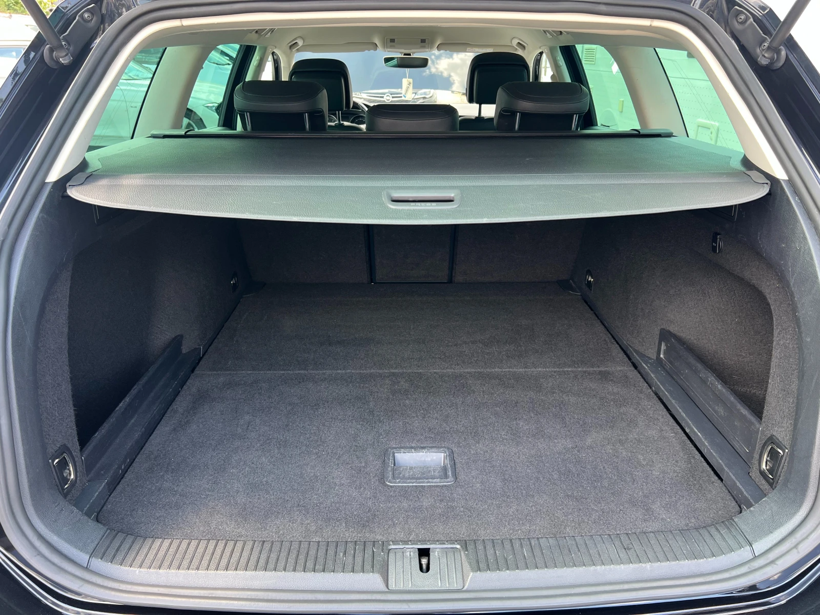 VW Passat 2.0TDI HIGH-LINE/АВТОМАТИК/Навигация/Кожа/LED/PDC/ - изображение 10