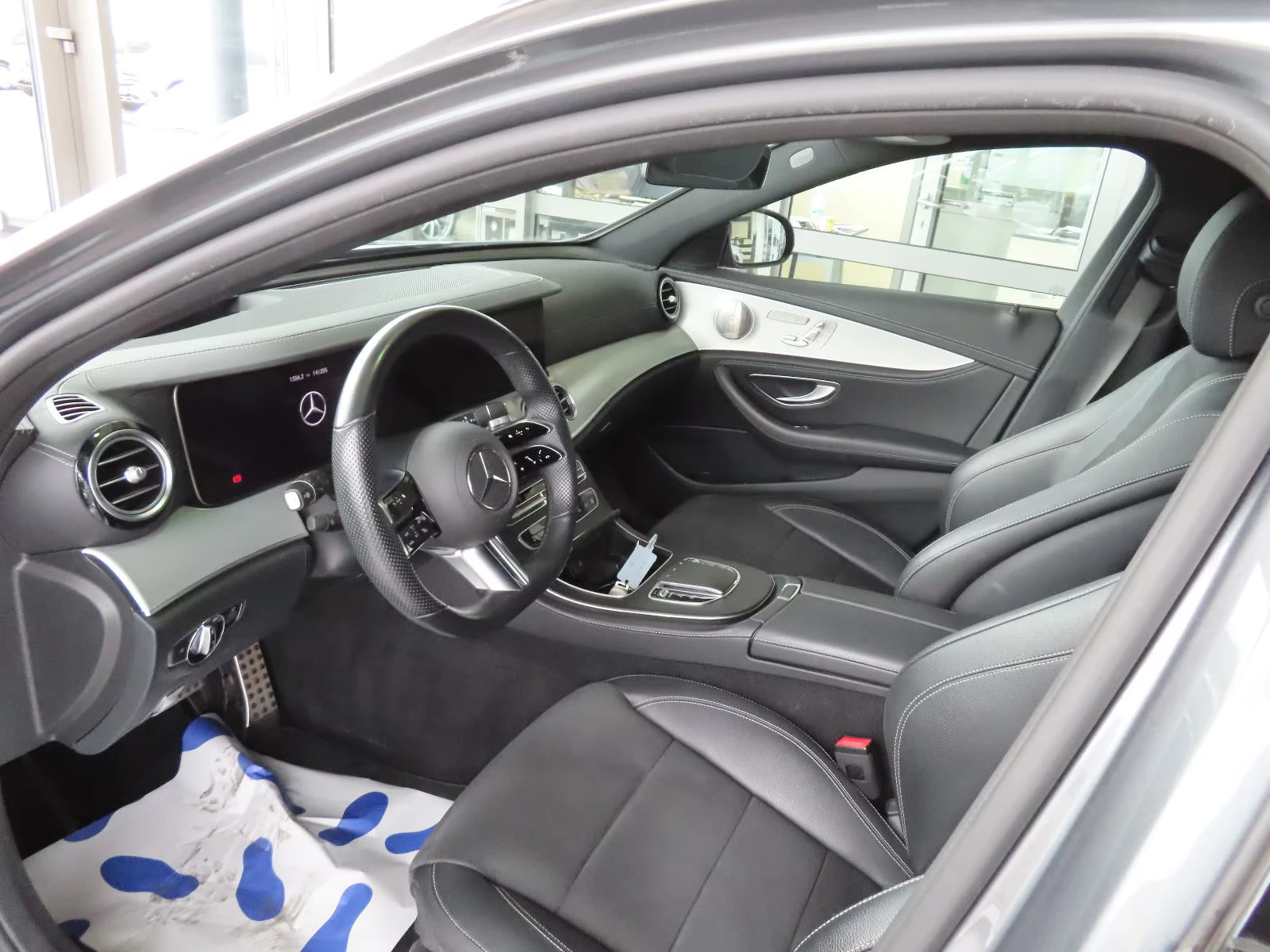 Mercedes-Benz E 220 d/AMG/200HP/AIRB.PACK/BURM/MEMO/LED/MASSAGE/782f - изображение 6