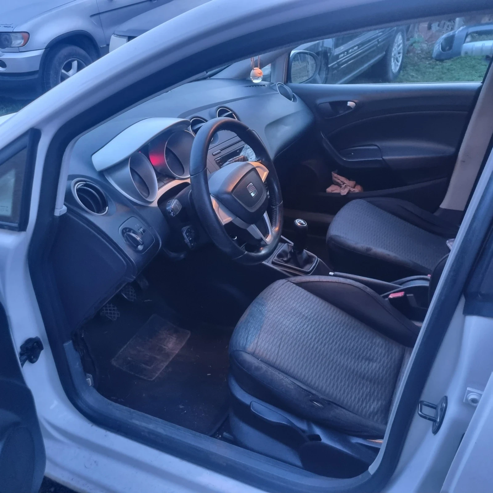 Seat Ibiza 1.6TDI - изображение 8