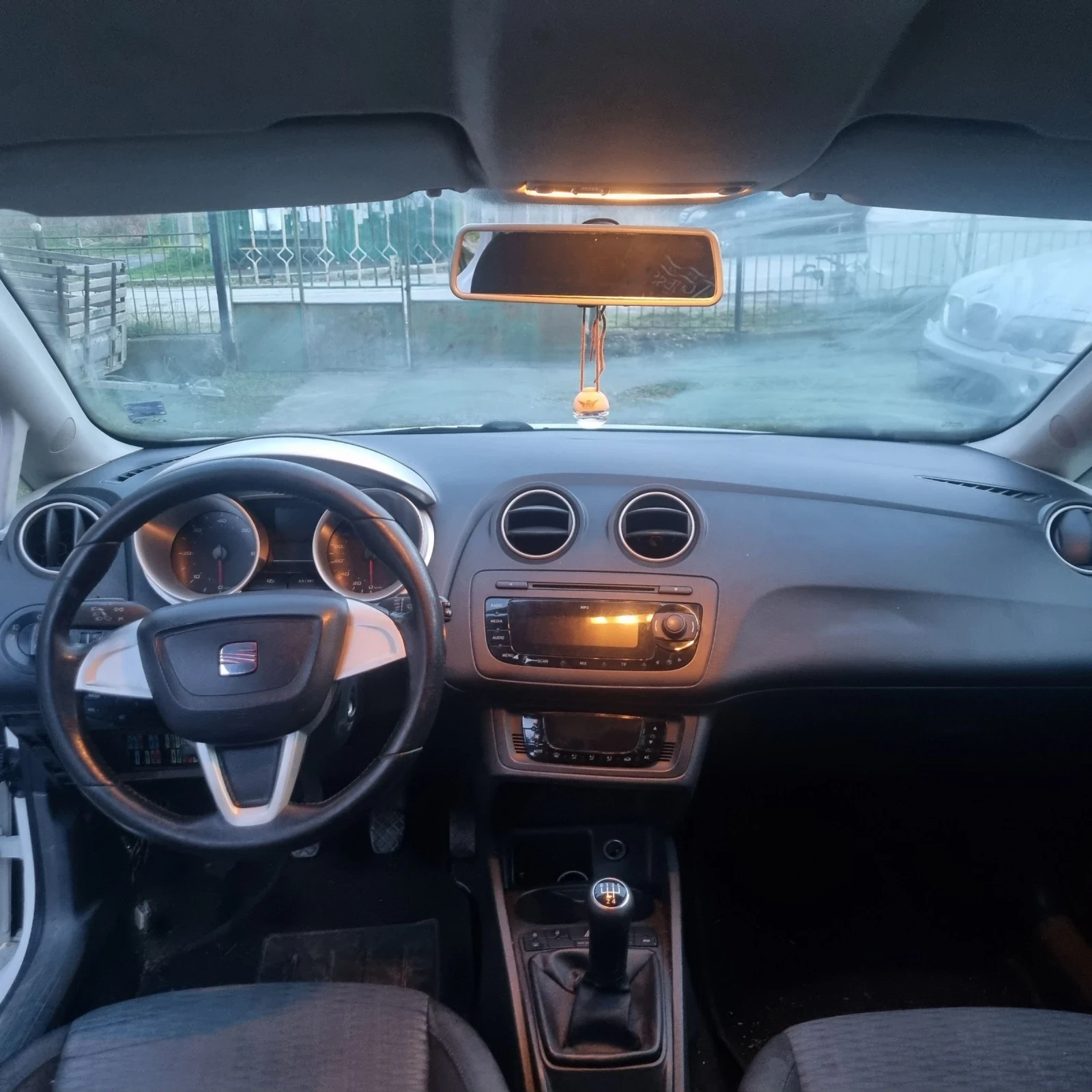 Seat Ibiza 1.6TDI - изображение 7