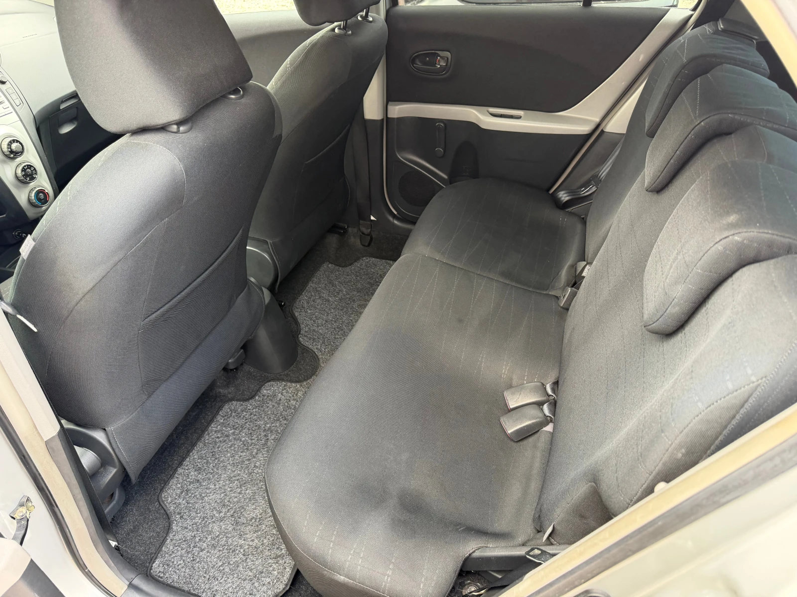 Toyota Yaris 1.4D4d 90�.� ���� ������ 168000��. | Mobile.bg � ����������� 12