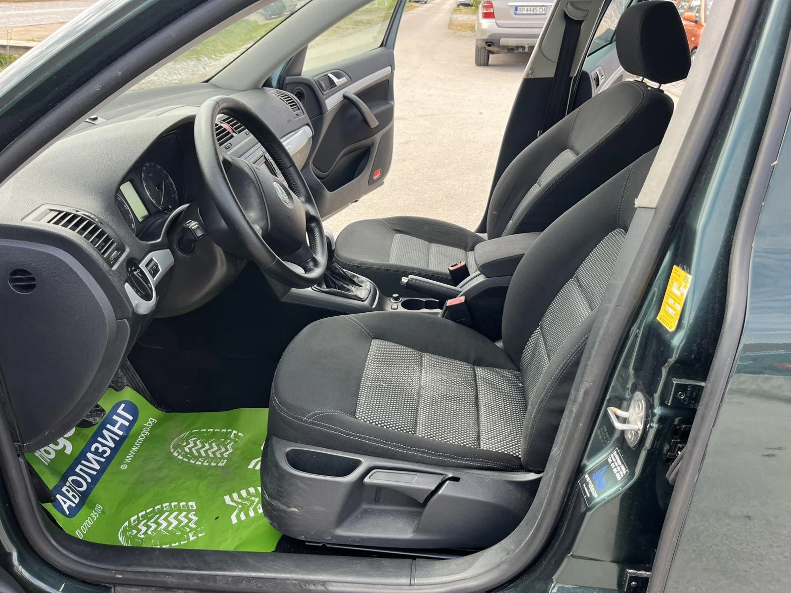 Skoda Octavia SCOUT 2.0TDI 140кс 4Х4 6 СКОРОСТИ КЛИМАТРОНИК , снимка 5 - Автомобили и джипове - 53392735