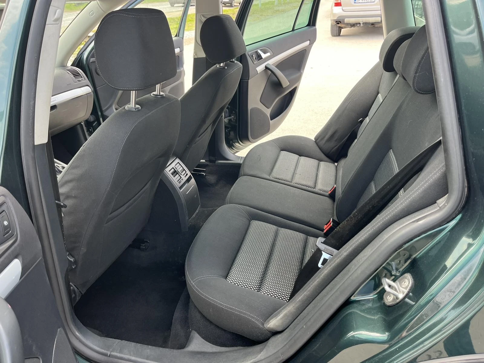 Skoda Octavia SCOUT 2.0TDI 140кс 4Х4 6 СКОРОСТИ КЛИМАТРОНИК , снимка 6 - Автомобили и джипове - 53392735