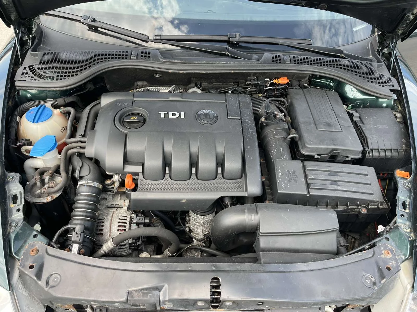 Skoda Octavia SCOUT 2.0TDI 140кс 4Х4 6 СКОРОСТИ КЛИМАТРОНИК , снимка 12 - Автомобили и джипове - 53392735