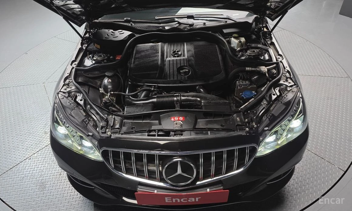 Mercedes-Benz E 220  - изображение 6