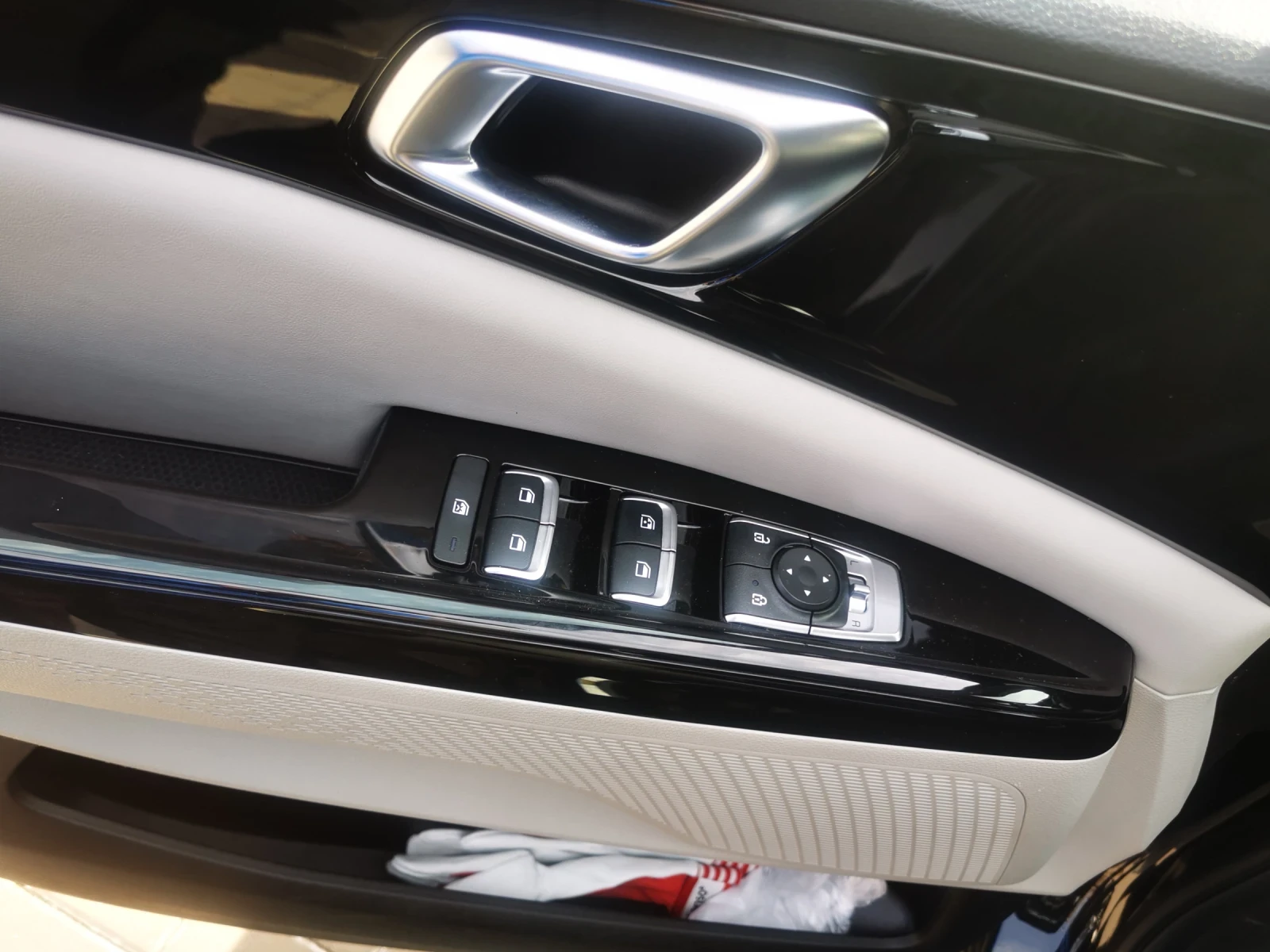 Kia Carnival 7+ 1 места , снимка 13 - Автомобили и джипове - 53692697