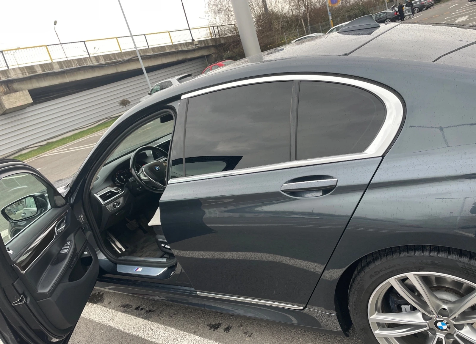 BMW 730 M-Sport xDrive - изображение 2