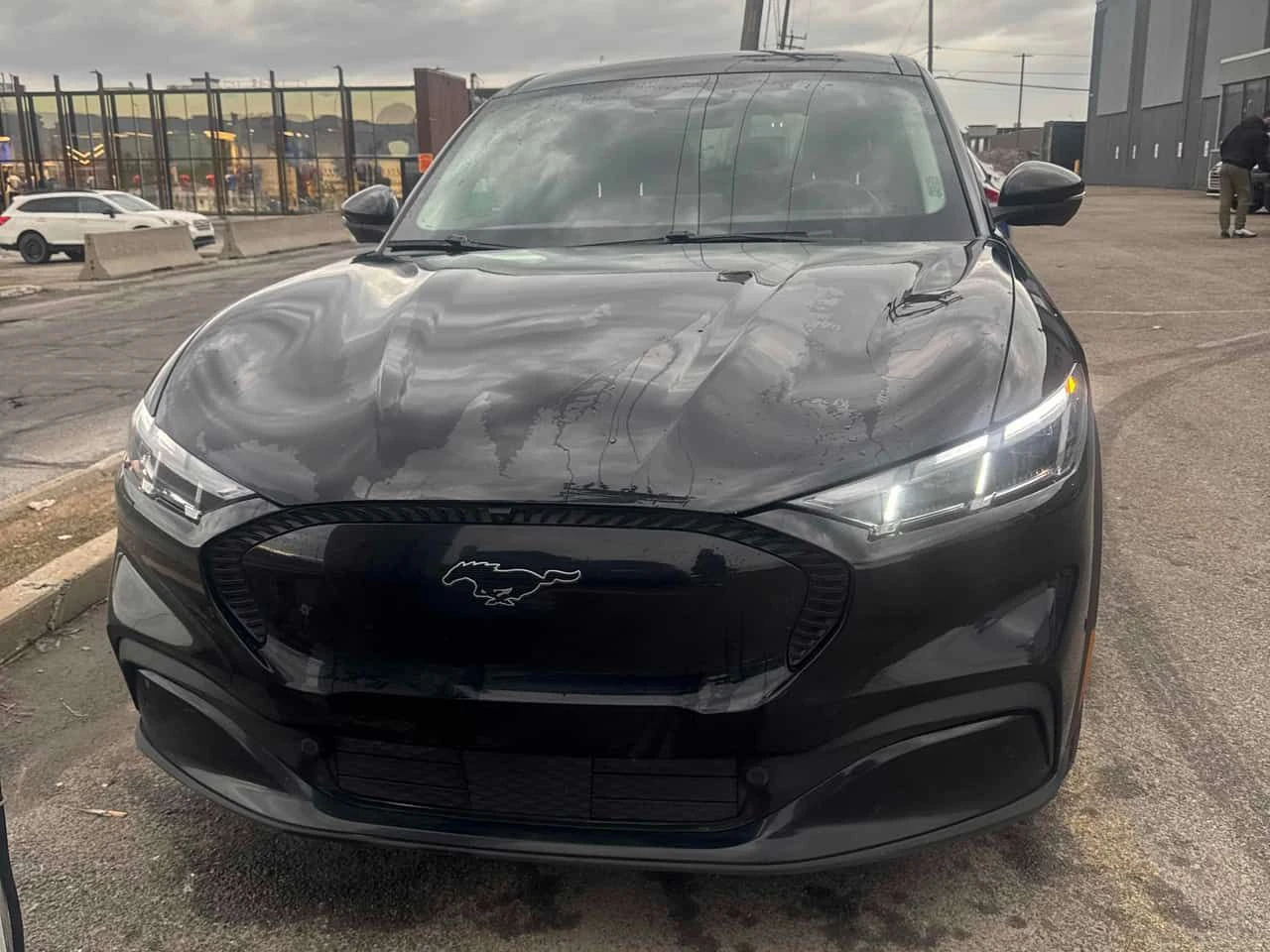 Ford Mustang Mach-E Select /CARFAX/Подгрев/2 ключа/Панорама, снимка 2 - Автомобили и джипове - 53871469