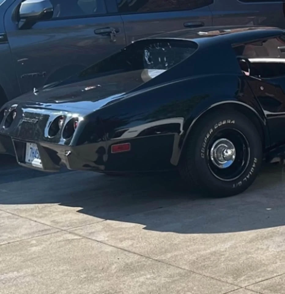 Chevrolet Corvette C3* STNGR* РЕТРО КЛАСИКА* ТУНИНГ* 500HP* RED LEATH, снимка 3 - Автомобили и джипове - 54235948