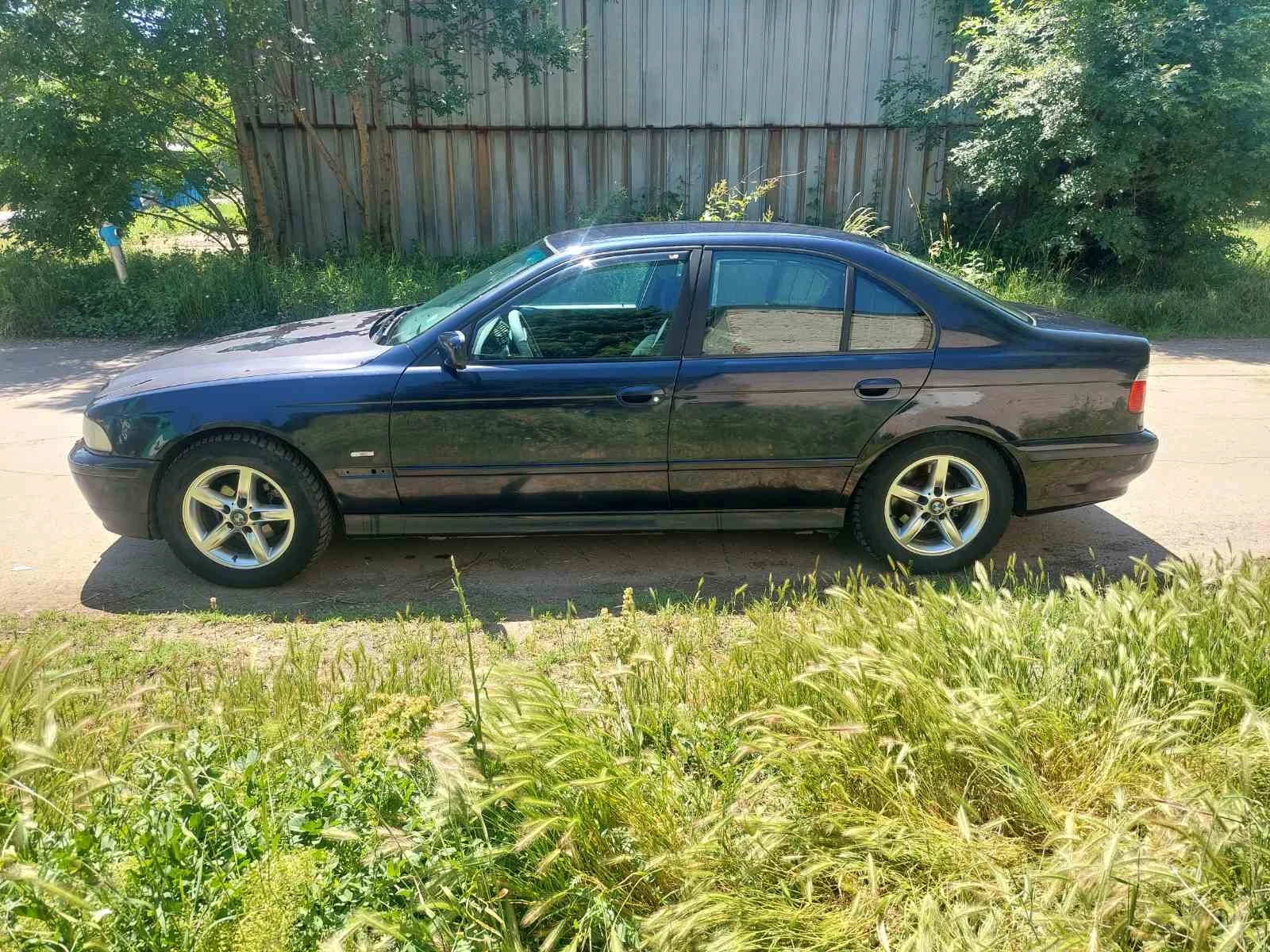 BMW 520 520i 2.2, снимка 4 - Автомобили и джипове - 54853716