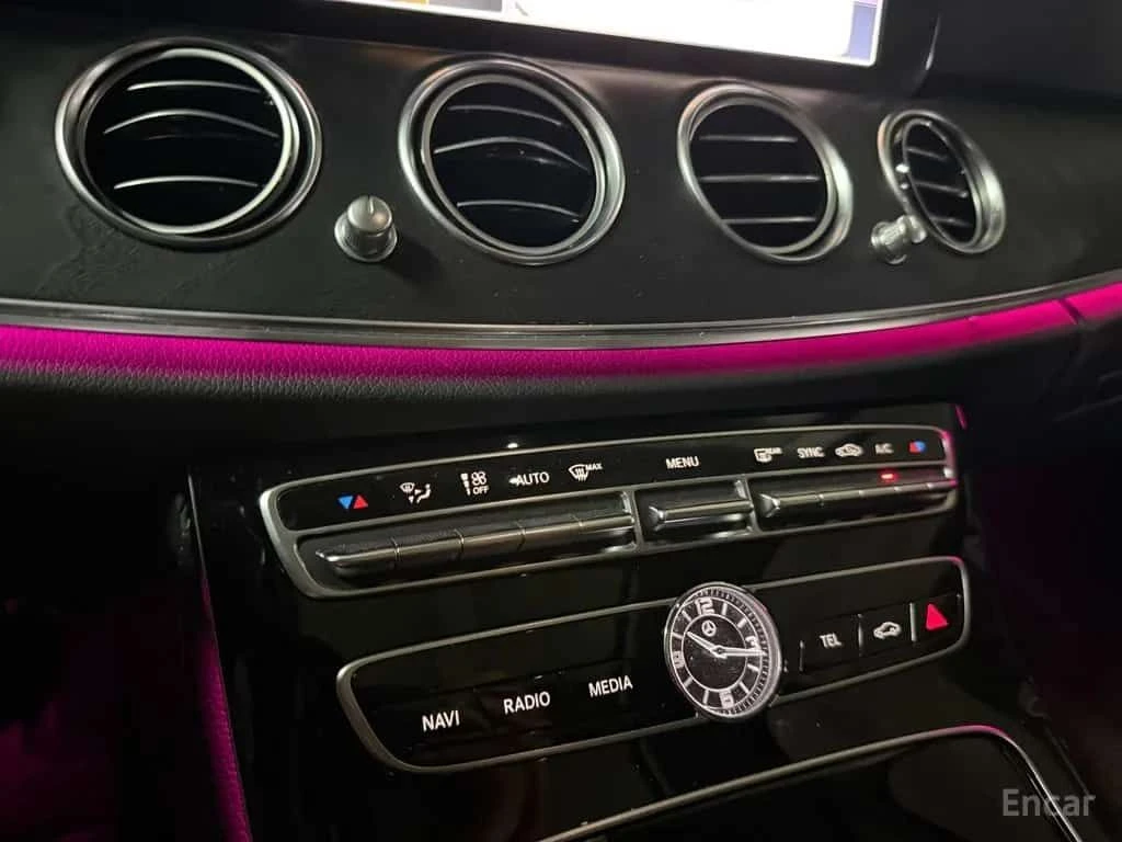 Mercedes-Benz E 220 E220d Avantgarde  CARFAX, снимка 17 - Автомобили и джипове - 55484862