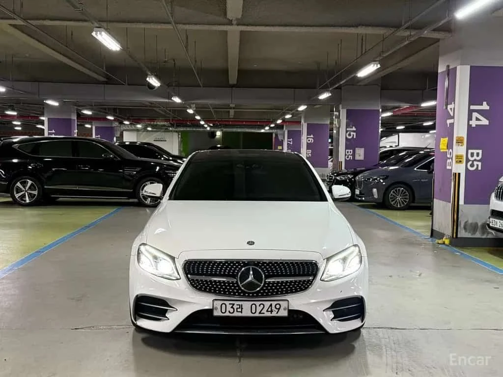 Mercedes-Benz E 220 E220d Avantgarde  CARFAX, снимка 2 - Автомобили и джипове - 55484862