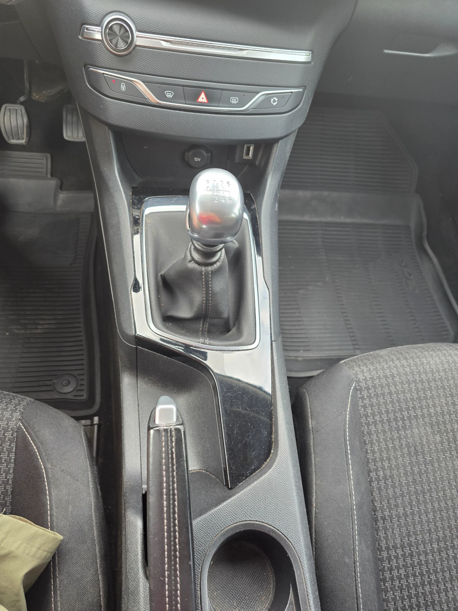 Peugeot 308, снимка 8 - Автомобили и джипове - 56163983