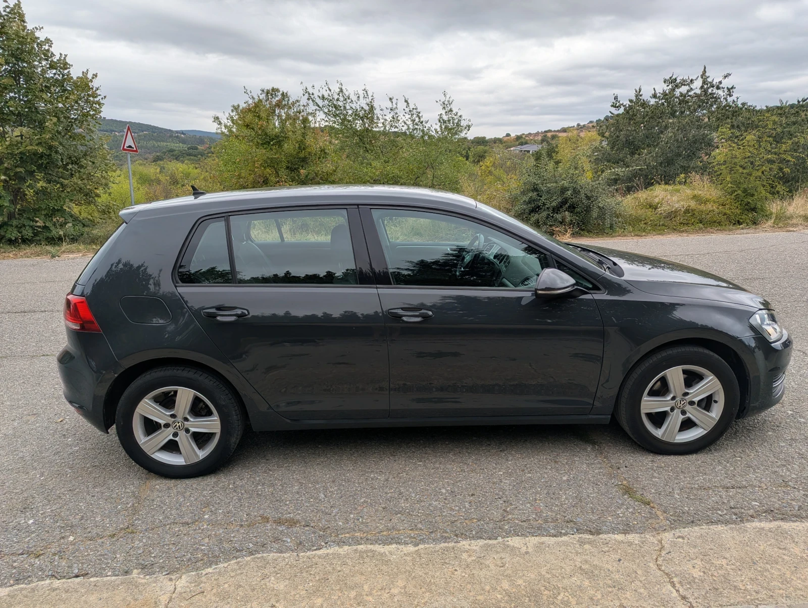 VW Golf Comfortline 1.6 TDI , снимка 4 - Автомобили и джипове - 56235305
