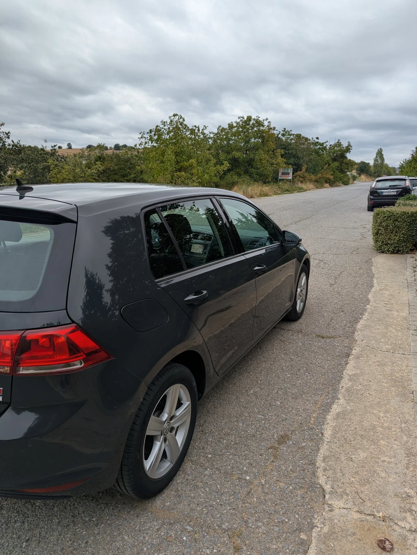 VW Golf Comfortline 1.6 TDI , снимка 5 - Автомобили и джипове - 56235305