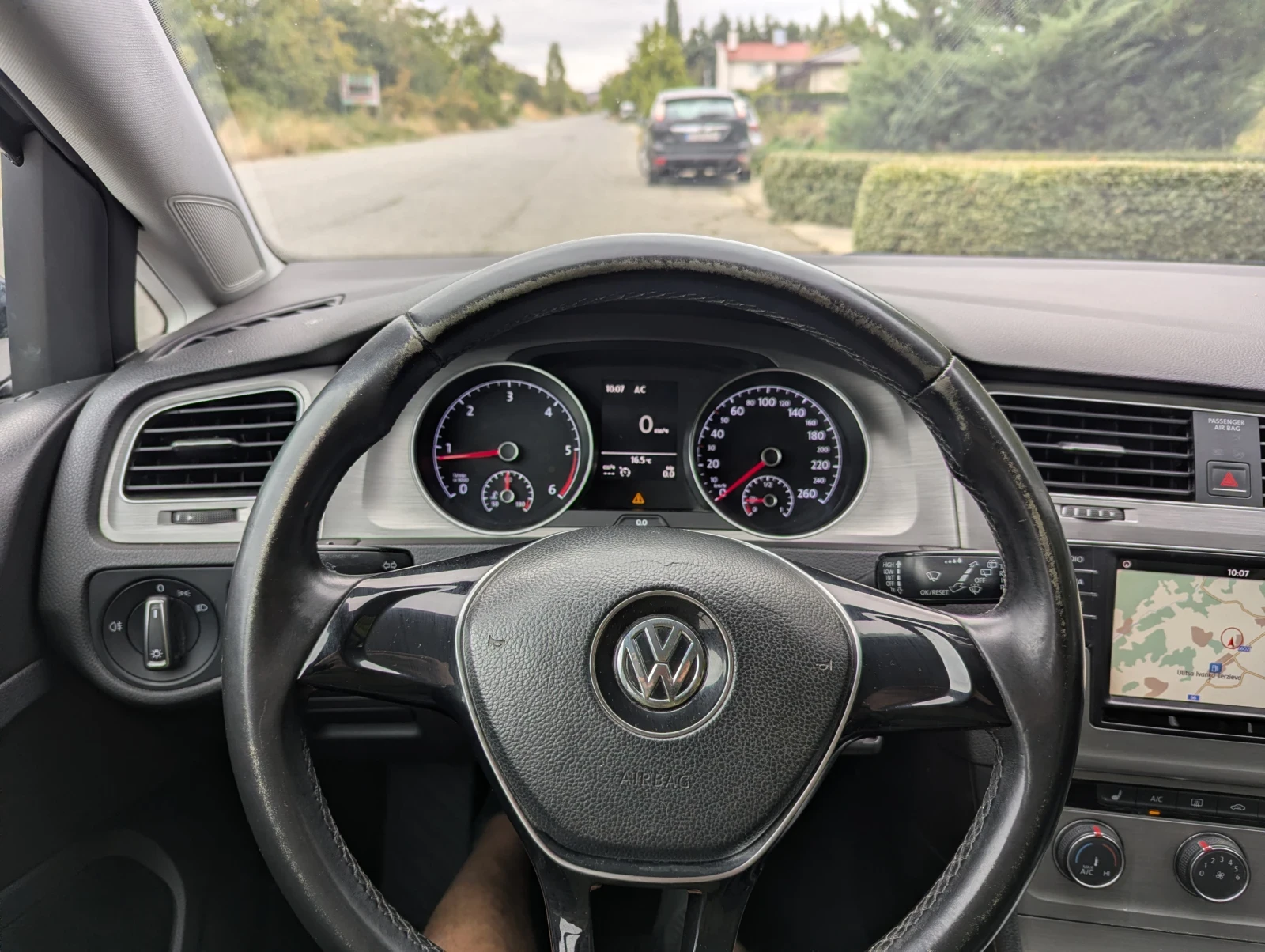 VW Golf Comfortline 1.6 TDI , снимка 7 - Автомобили и джипове - 56235305