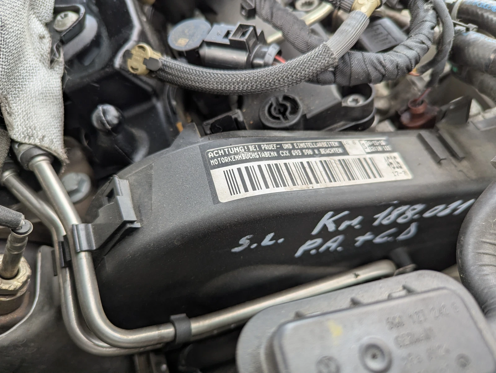 VW Golf Comfortline 1.6 TDI , снимка 14 - Автомобили и джипове - 56235305
