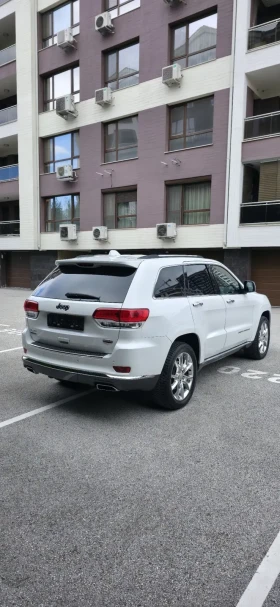 Jeep Grand cherokee Summit  - 13300 € / 26012.54 лв. - 54372562 8