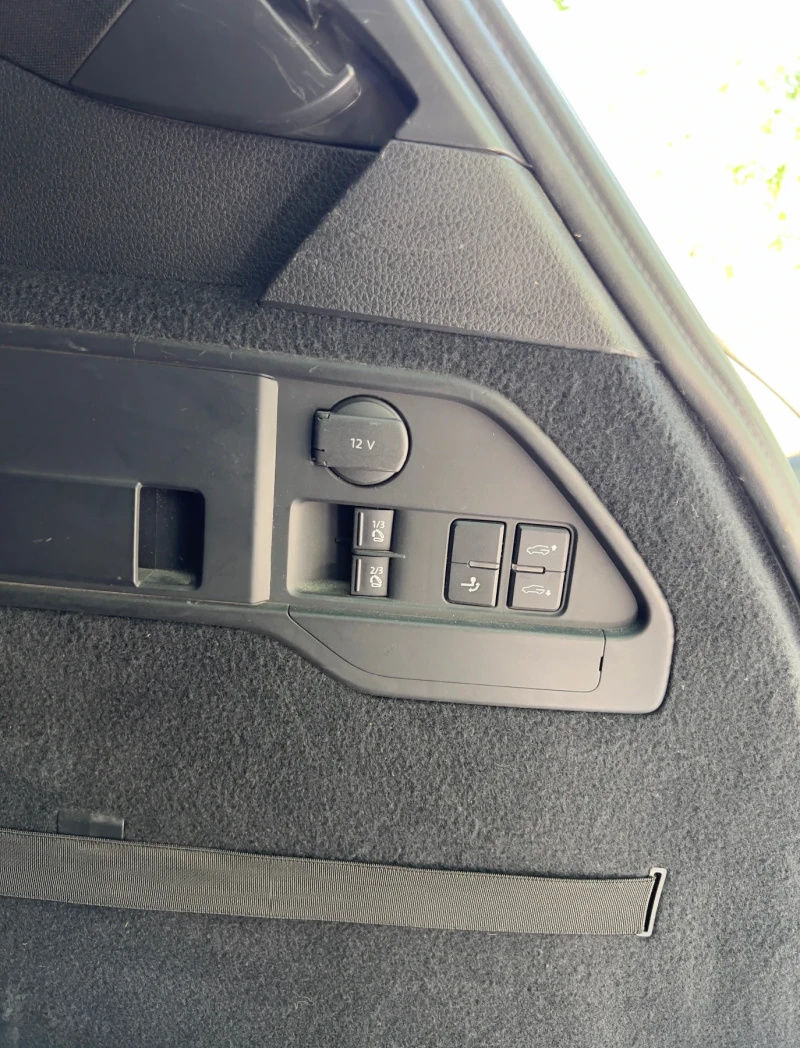 VW Touareg 3.0D 245KC * Exclusive* Full, снимка 8 - Автомобили и джипове - 52350635