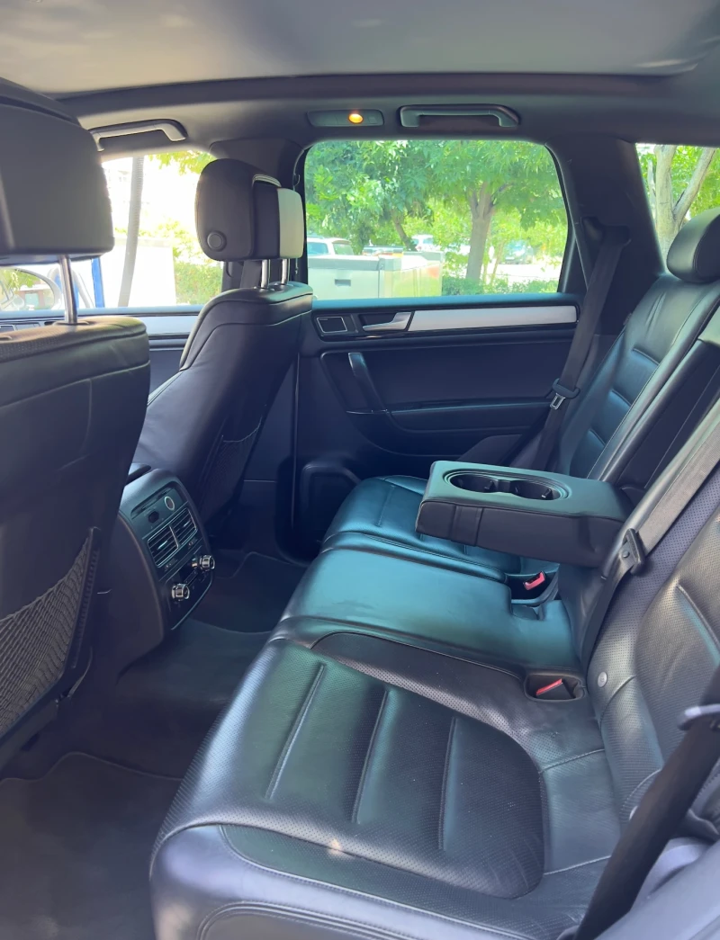 VW Touareg 3.0D 245KC * Exclusive* Full, снимка 7 - Автомобили и джипове - 52350635
