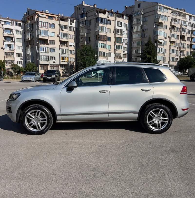 VW Touareg 3.0D 245KC * Exclusive* Full, снимка 4 - Автомобили и джипове - 52350635