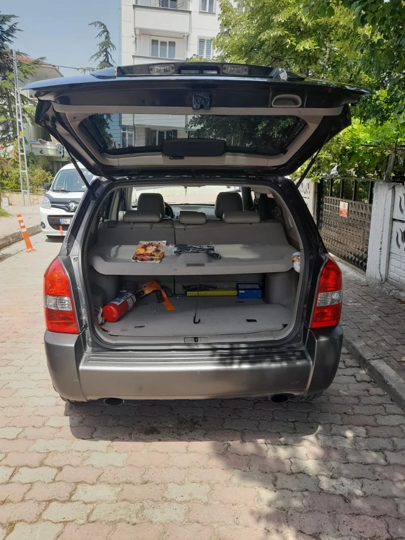 Hyundai Tucson, снимка 10 - Автомобили и джипове - 52409249