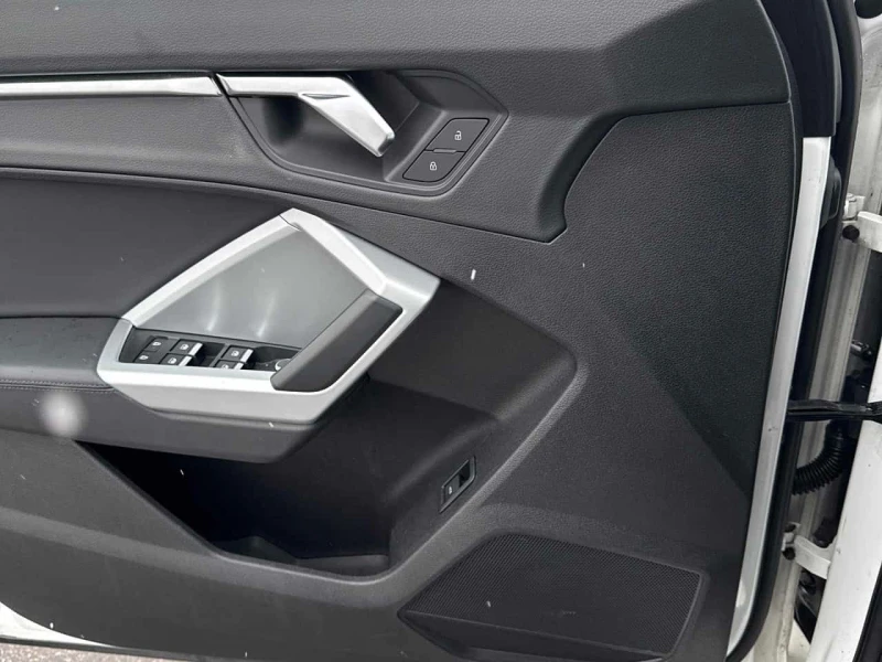 Audi Q3 * Progressiv * CARFAX * ПАНО * ПОДГРЕВИ * KEYLESS, снимка 13 - Автомобили и джипове - 53595909