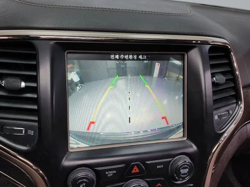 Jeep Cherokee 3.0 Diesel Overland, снимка 15 - Автомобили и джипове - 53600343