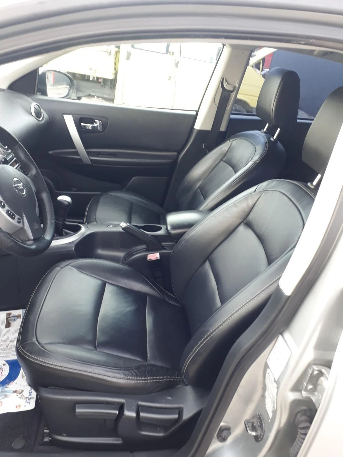 Nissan Qashqai 1.6 i кожен салон - изображение 9