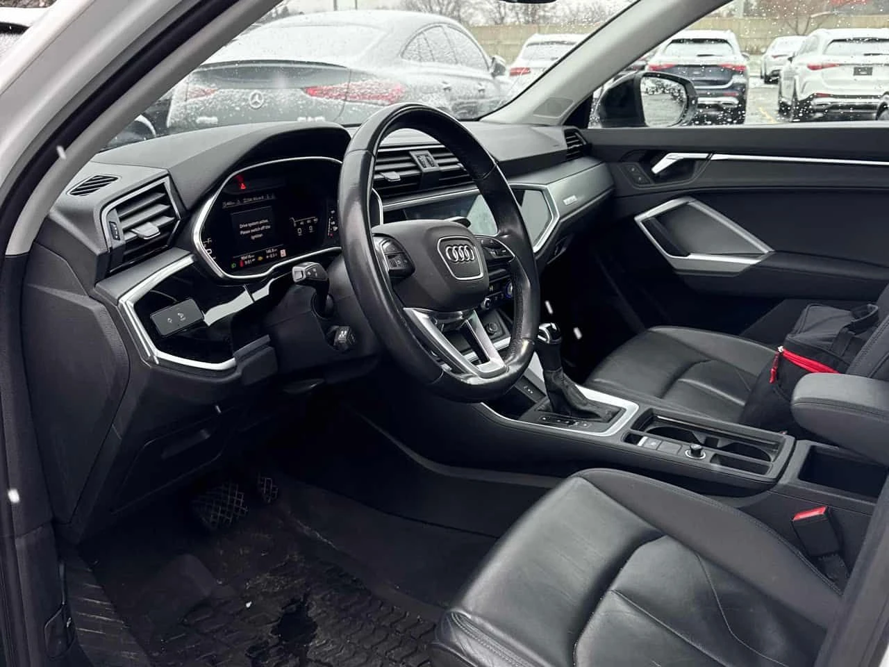 Audi Q3 * Progressiv * CARFAX * ПАНО * ПОДГРЕВИ * KEYLESS - изображение 5