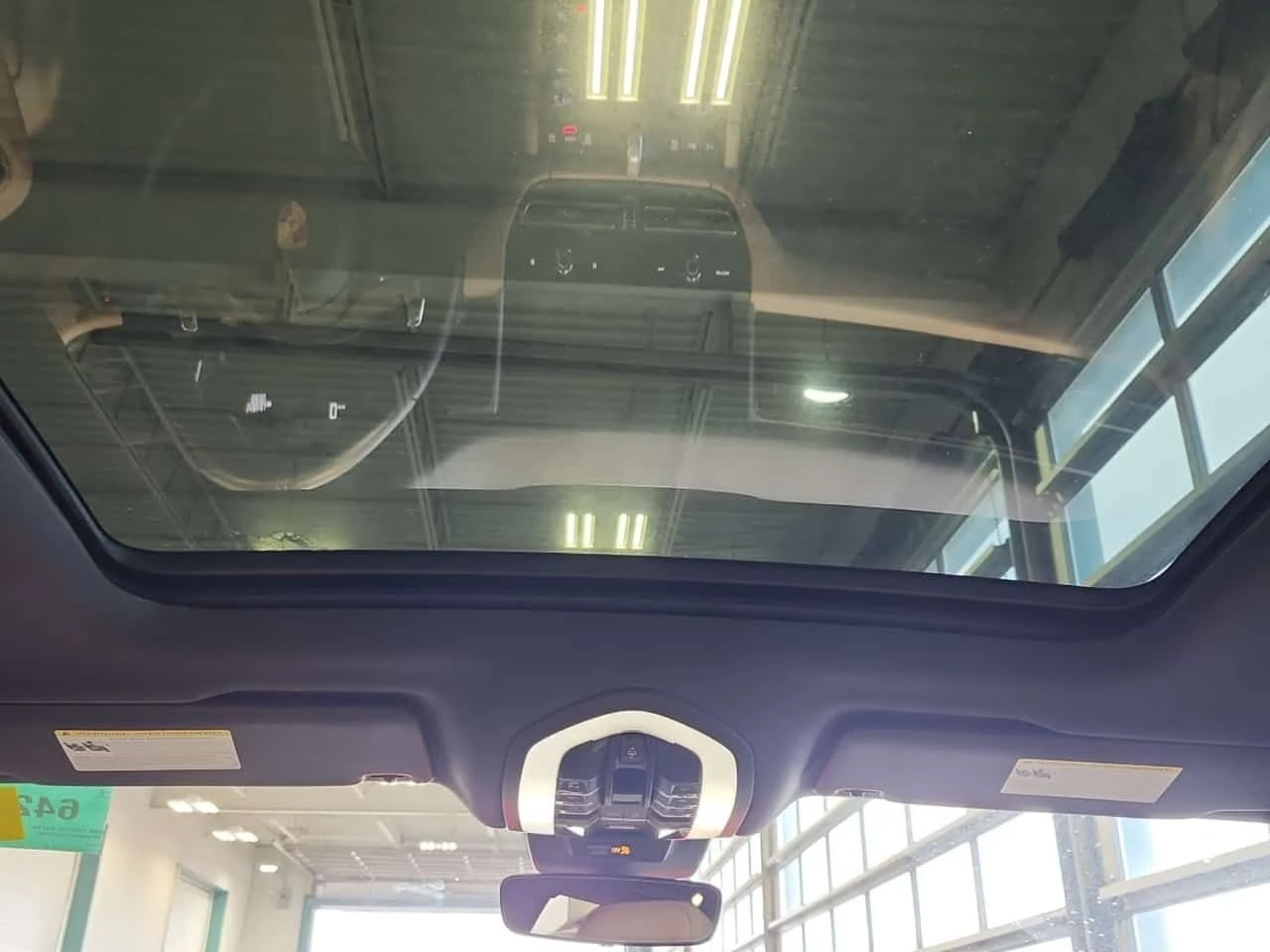 Porsche Macan  S | DISTRONIC | 360 | ОБДУХВАНЕ | CARFAX, снимка 13 - Автомобили и джипове - 53711069