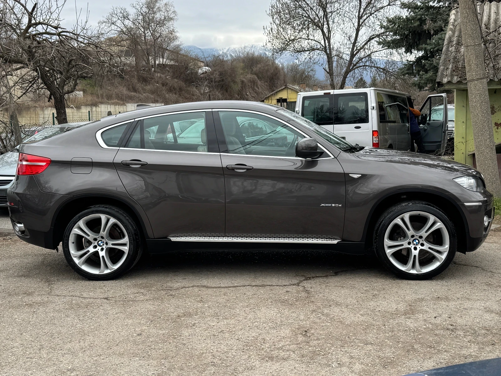BMW X6 РЕАЛЕН ПРОБЕГ!!!, снимка 7 - Автомобили и джипове - 53903380