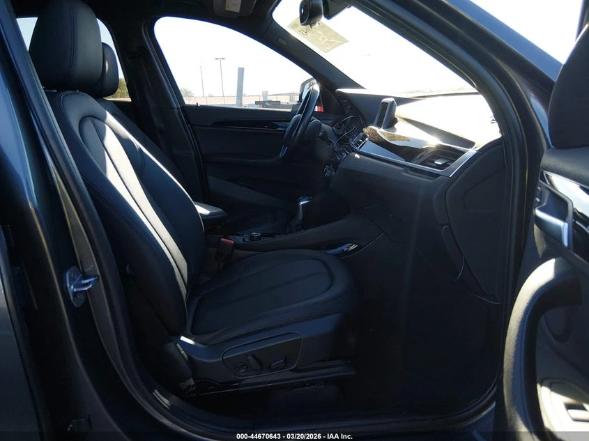 BMW X1 2.0l xDrive28I, снимка 5 - Автомобили и джипове - 54353353