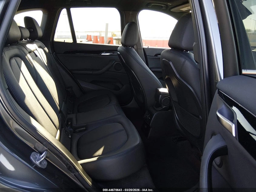 BMW X1 2.0l xDrive28I, снимка 8 - Автомобили и джипове - 54353353