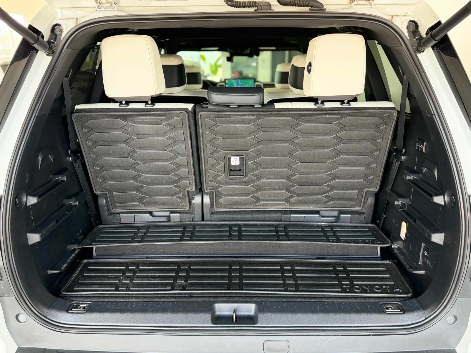 Toyota Sequoia PLATINUM* 4WD* 3.4, снимка 12 - Автомобили и джипове - 55273071