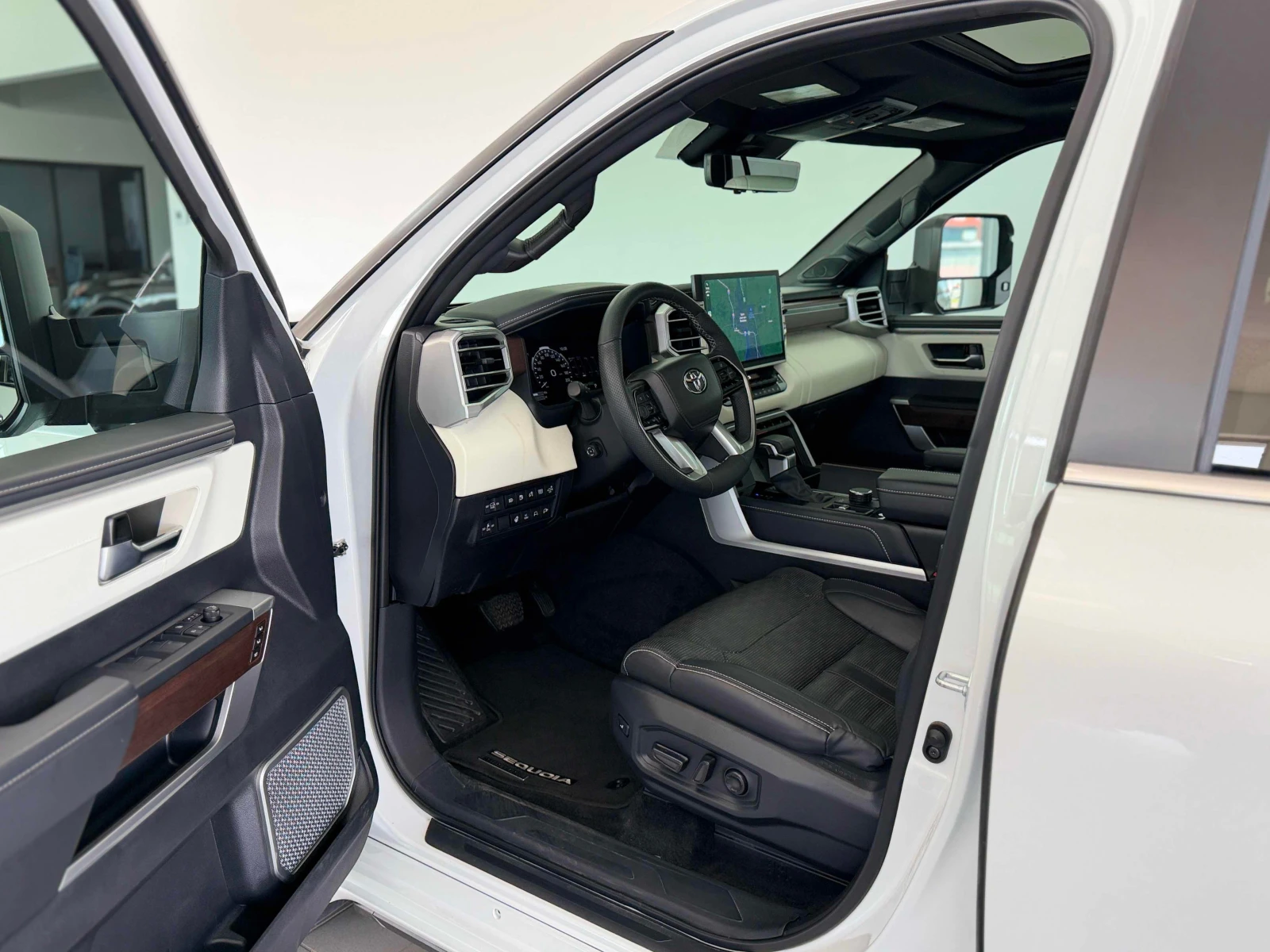 Toyota Sequoia PLATINUM* 4WD* 3.4, снимка 7 - Автомобили и джипове - 55273071