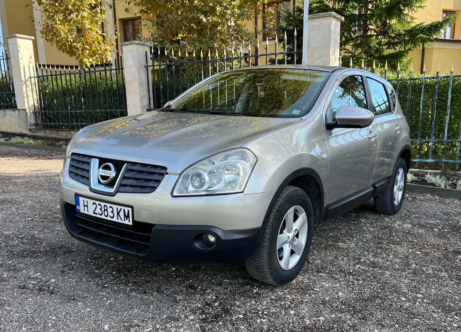 Nissan Qashqai 2.0DCI 150кс , снимка 3 - Автомобили и джипове - 55405319