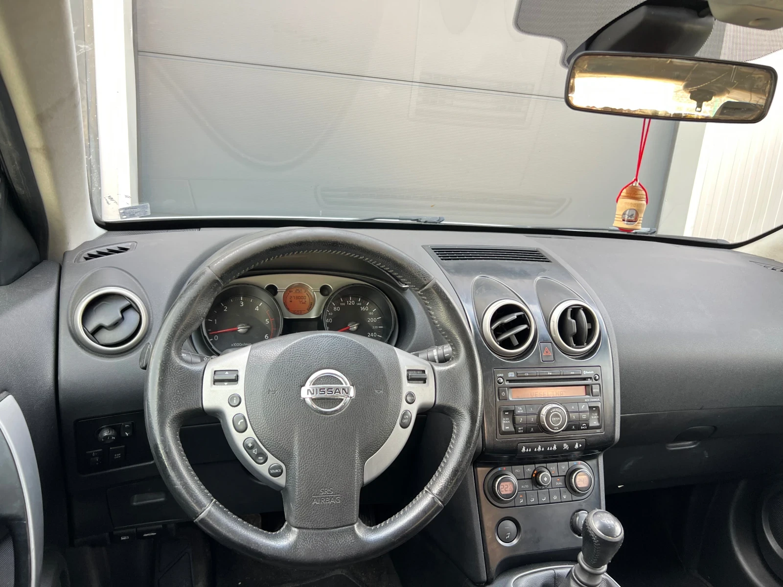 Nissan Qashqai 2.0DCI 150кс , снимка 7 - Автомобили и джипове - 55405319
